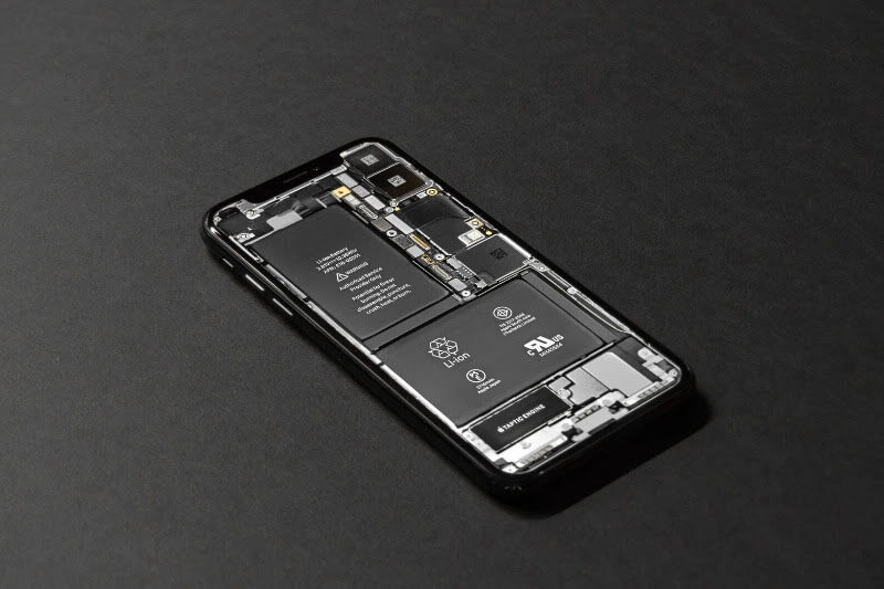 Smartphone with exposed battery